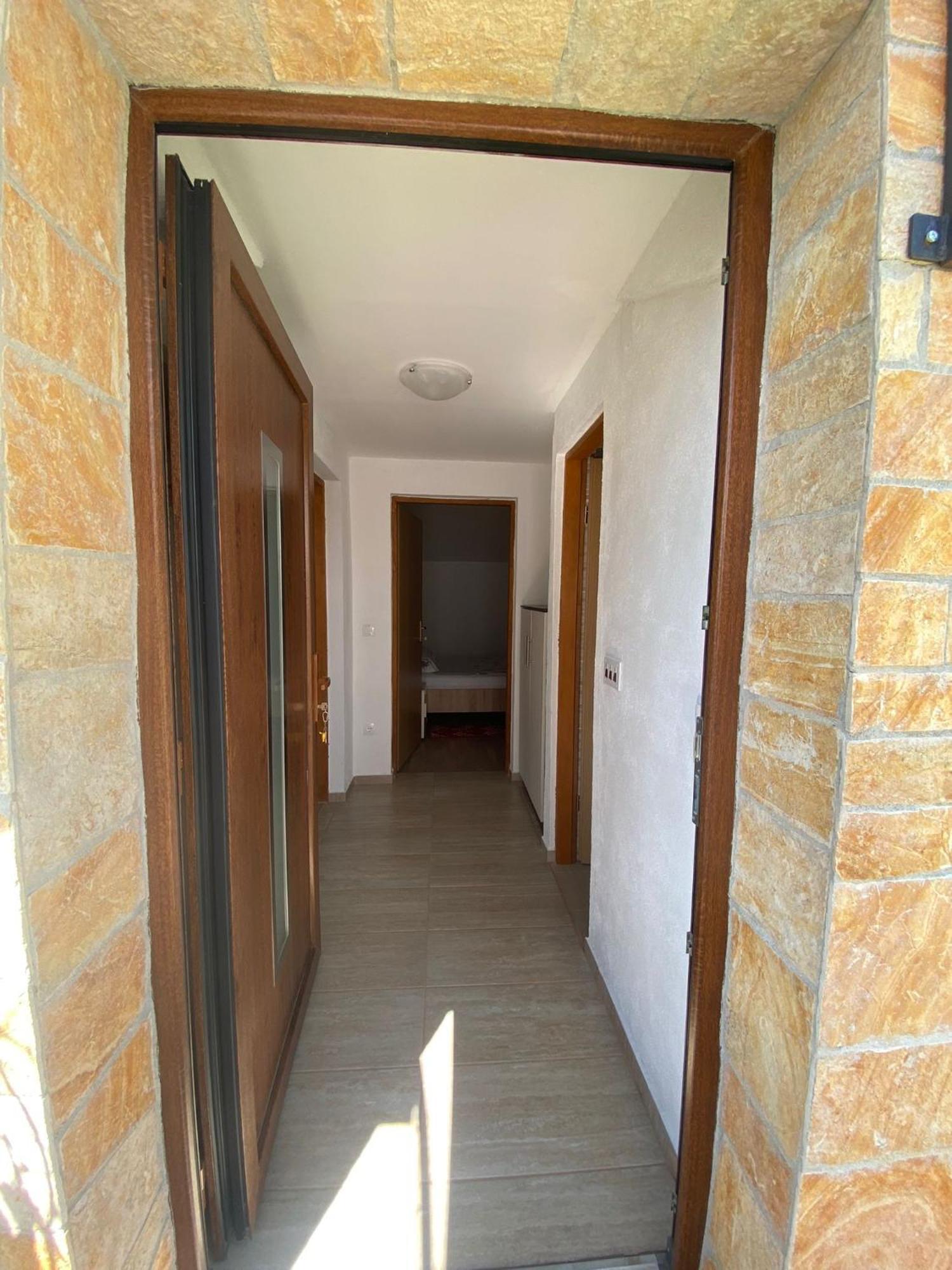 Apartmani Anka Горни Карин Екстериор снимка