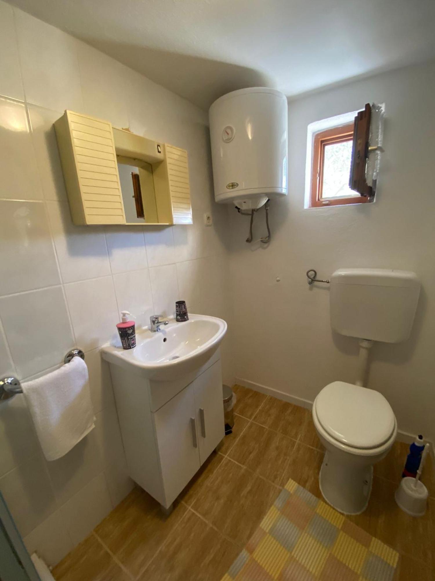 Apartmani Anka Горни Карин Екстериор снимка